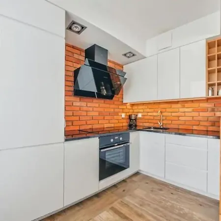 Apartment Close-golden - Cozy And Bright - Great Location &swietej Barbary *