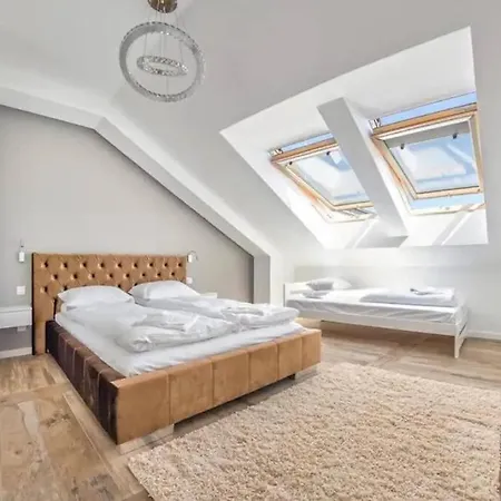 Close-golden - Cozy And Bright - Great Location &swietej Barbary Apartment Gdansk